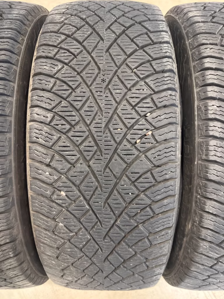 215/55R18 Nokian Hakkapeliitta R5 EV