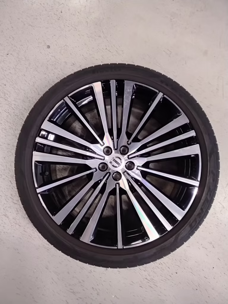 VOLVO ORIGINAL ALUMIINIVANTEET KESÄRENKAILLA