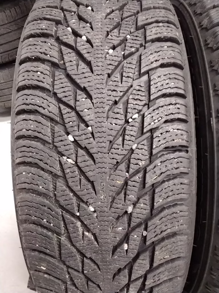 235/55R19 105R NOKIA HAKKAPELIITTA R 3 SUV