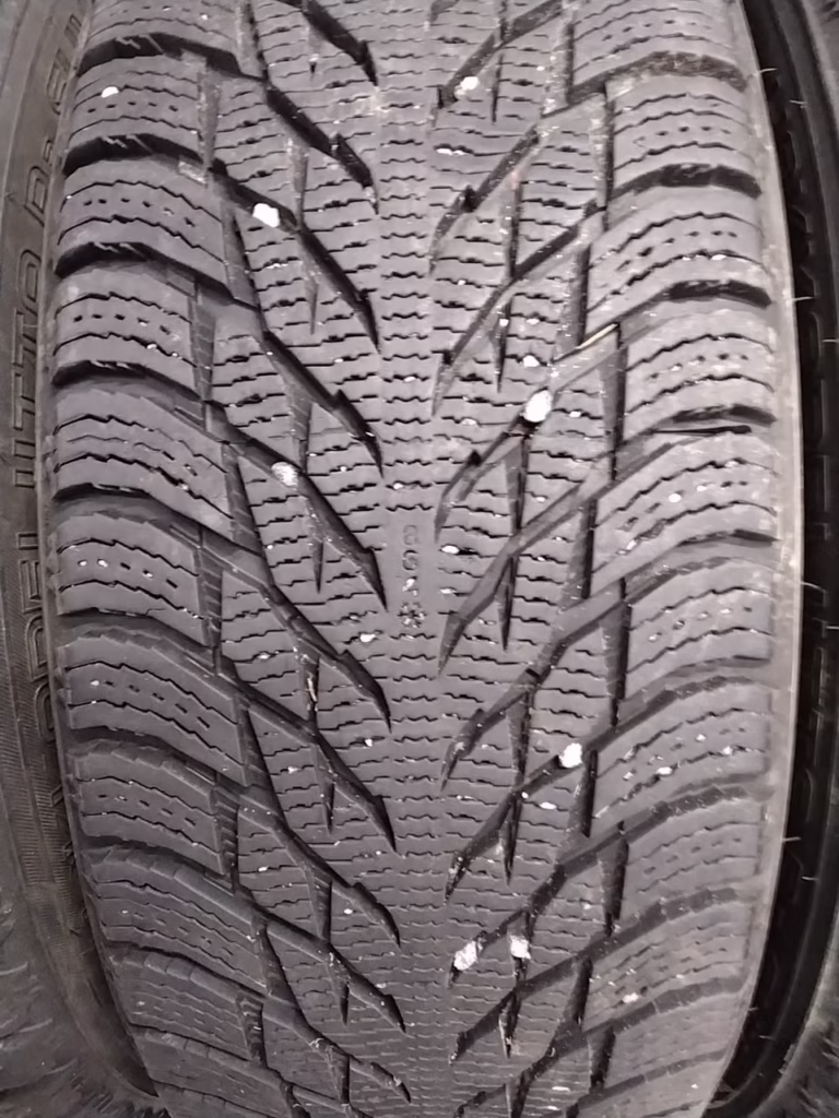 235/55R19 105R NOKIA HAKKAPELIITTA R 3 SUV