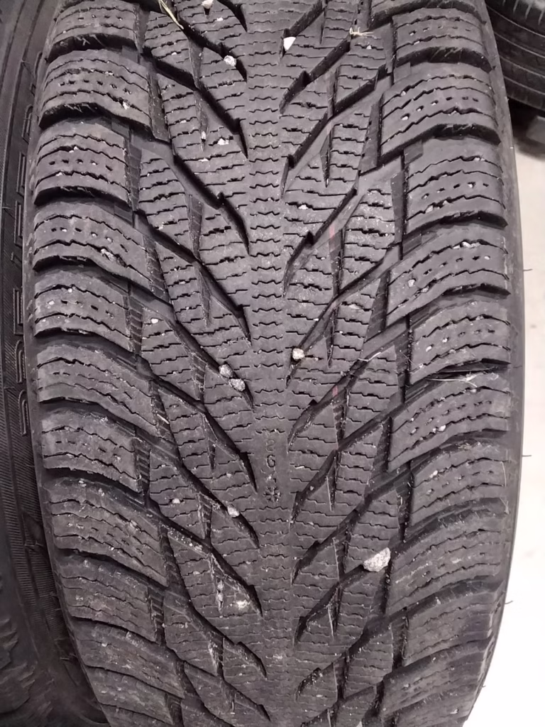 235/55R19 105R NOKIA HAKKAPELIITTA R 3 SUV