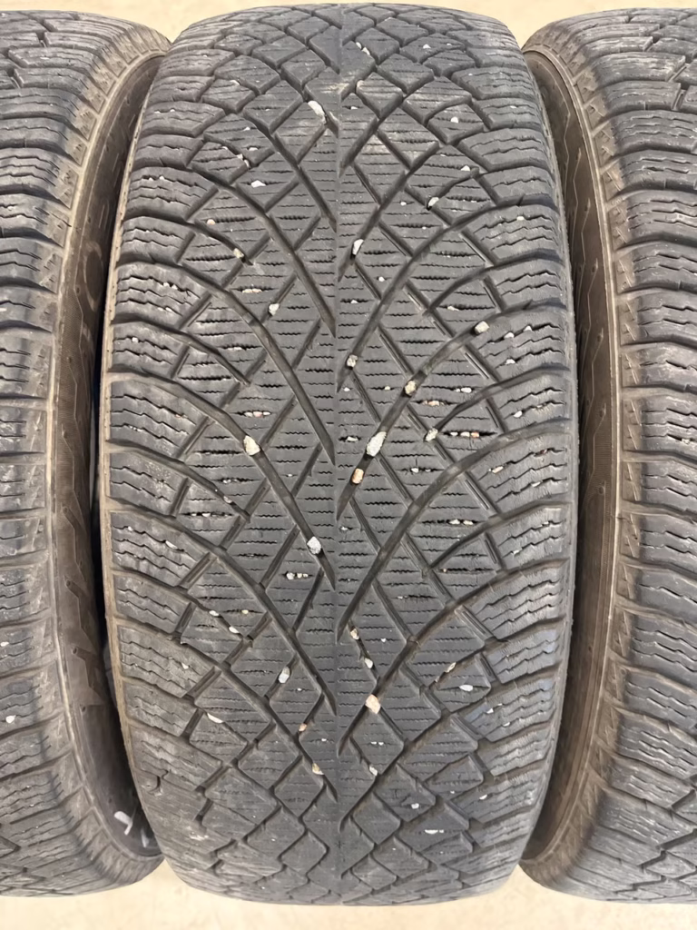 215/55R18 Nokian Hakkapeliitta R5 EV