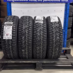 Nastarenkaat 205/70R15 96T Kumho WinterCraft Wi32 SUV