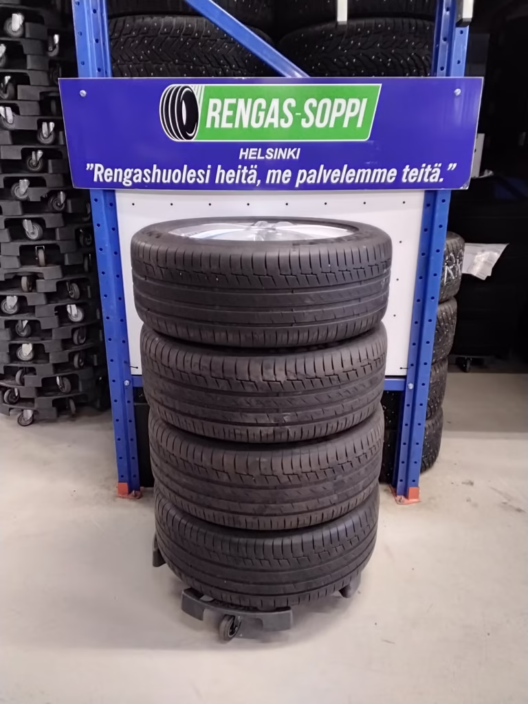 Mercedes C-Class Original Alumiinivanteet Kesärenkailla