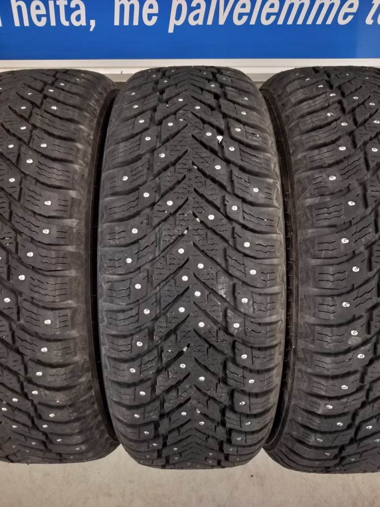 225/60R18 Nokian Hakkapeliitta 10 SUV