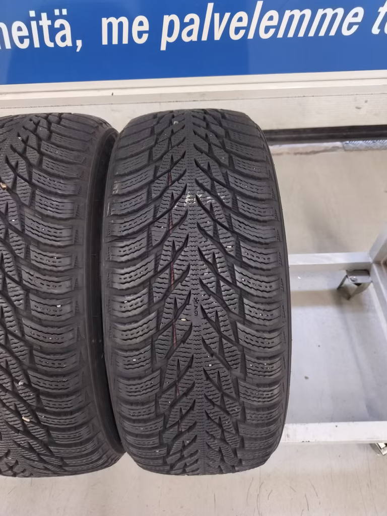 235/55R17 Nokian Hakkapeliitta R3