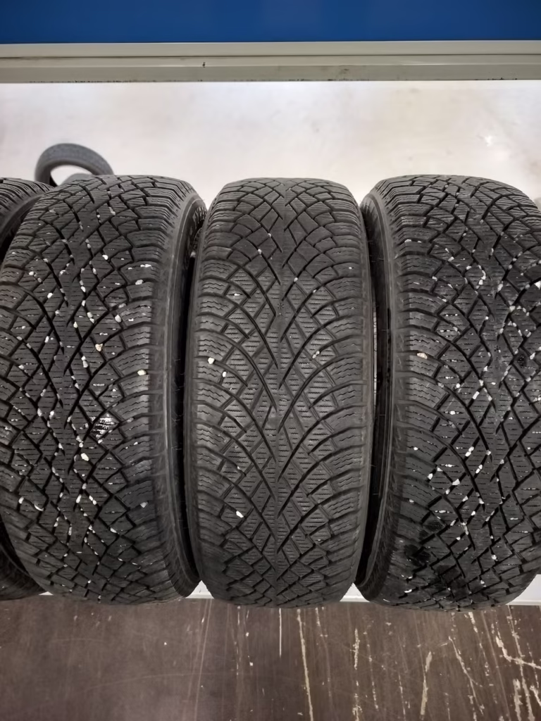 185/60R15 Nokian Hakkapeliitta R5