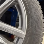 BMW tarvikevanteet kitkarenkailla