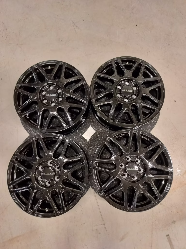 Uudet Dezent KH Black 18″ Alumiinivanteet