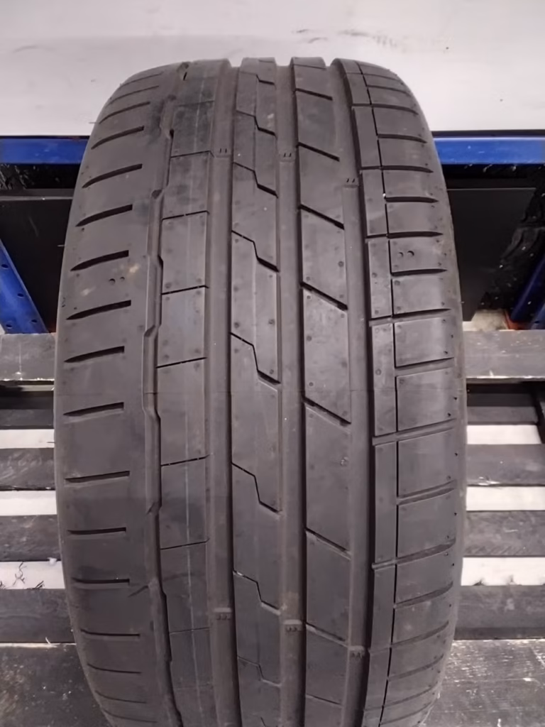 235/40R19 96W HANKOOK VENTUS S1 EVO3