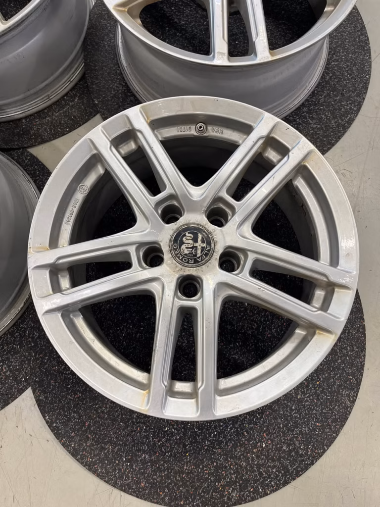 Dezent alumiinivanteet 16